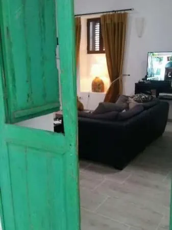 Sleeps 6 Pool Wifi 别墅